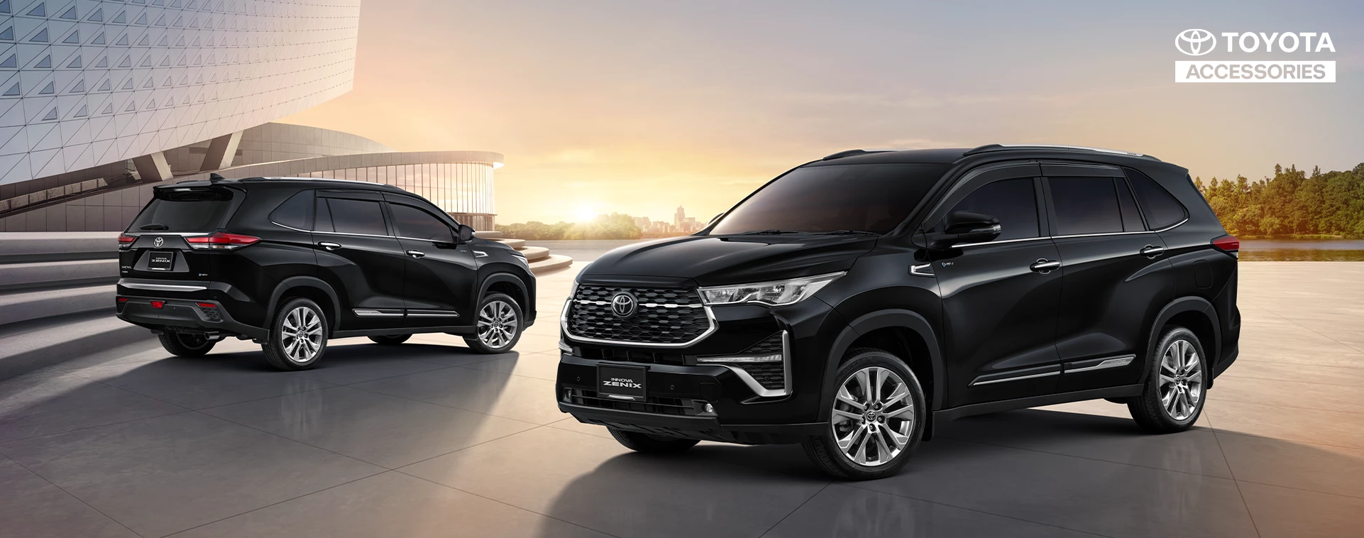 innova zenix image_1